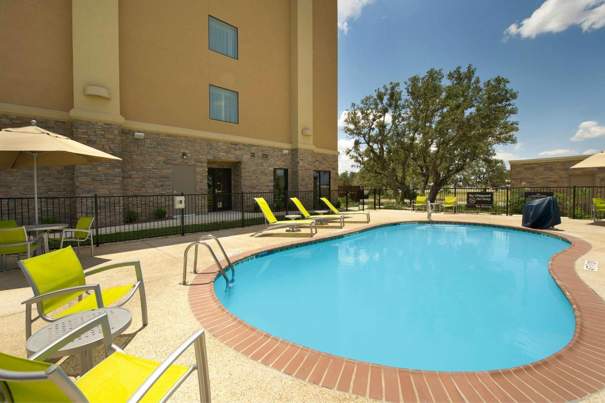 Hampton Inn Uvalde Exterior photo